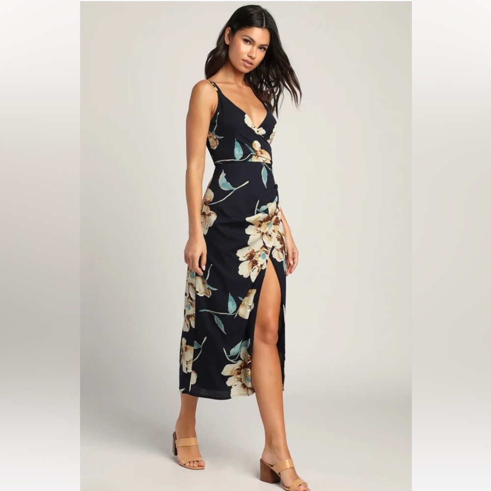 Lulus Draw You Close Navy Blue Floral Sleeveless Surplice Midi Dress